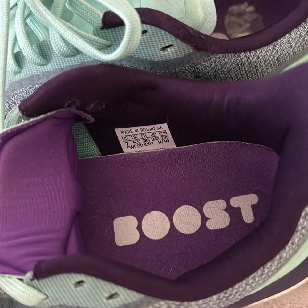 Sneakers - Picture 5 of 7